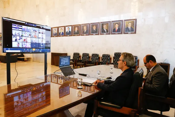 Governadores do Sul e Sudeste solicitam ações urgentes do governo federal para evitar colapso econômico nos estados