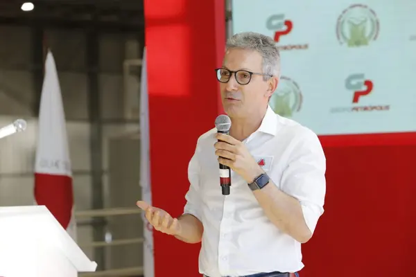 Romeu Zema inaugura cervejaria do Grupo Petrópolis, em Uberaba
