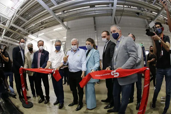 Romeu Zema inaugura cervejaria do Grupo Petrópolis, em Uberaba