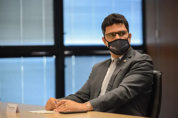 Romeu Zema participa do lançamento da Rede Mineira de Integridade