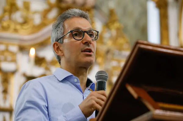Romeu Zema participa de homenagem que marca os cinco anos do rompimento da barragem de Fundão, em Mariana