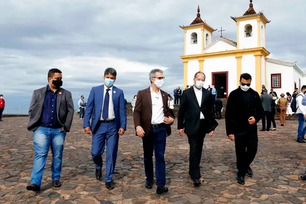 Governador participa da missa comemorativa dos 300 anos de Minas Gerais, na Serra da Piedade