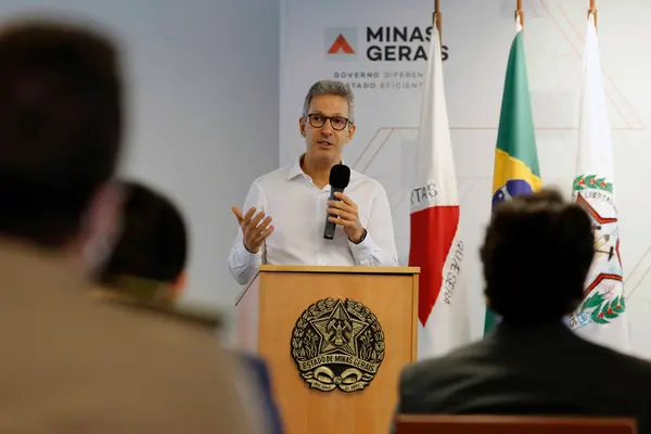 Governador assina pacote que resultará em R$ 1,9 bilhão em investimentos para Minas Gerais