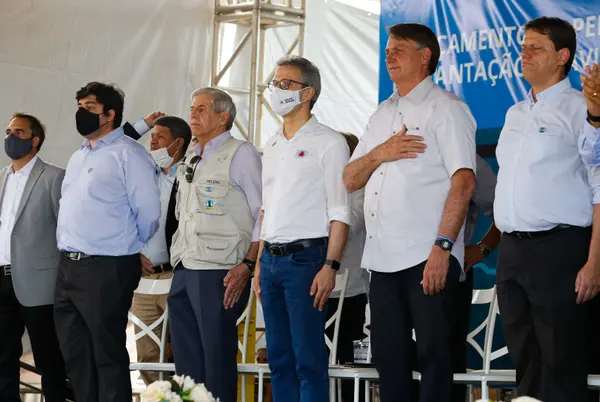 Romeu Zema e Jair Bolsonaro dão início à obra de pavimentação da BR-367, no Vale do Jequitinhonha
