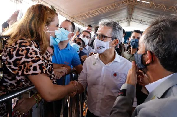 Romeu Zema e Jair Bolsonaro dão início à obra de pavimentação da BR-367, no Vale do Jequitinhonha