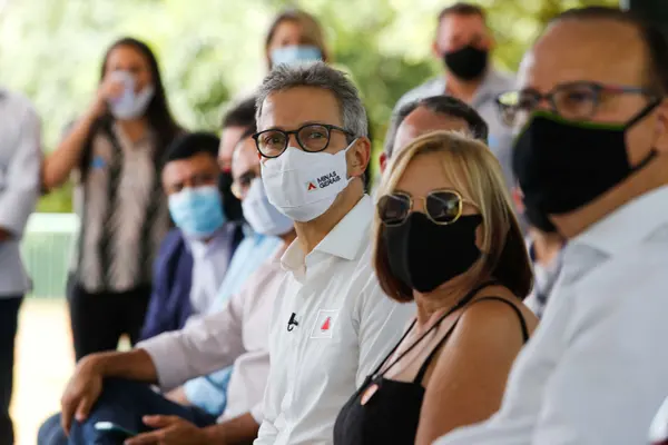 Governador assina ordem de serviço para obras do Sistema São Francisco, em Ibiaí