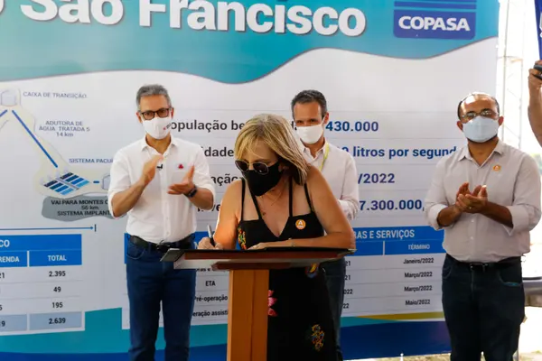 Governador assina ordem de serviço para obras do Sistema São Francisco, em Ibiaí