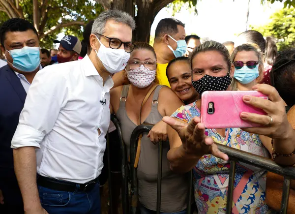 Governador assina ordem de serviço para obras do Sistema São Francisco, em Ibiaí