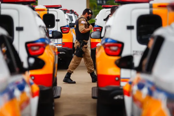 Romeu Zema entrega 645 viaturas para a Polícia Militar de Minas Gerais