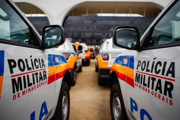 Romeu Zema entrega 645 viaturas para a Polícia Militar de Minas Gerais