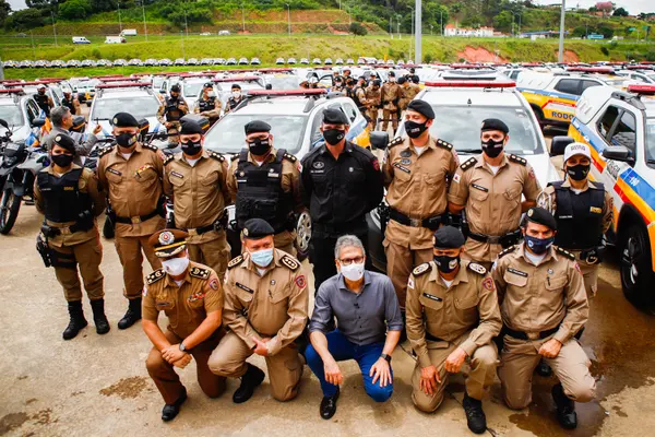 Romeu Zema entrega 645 viaturas para a Polícia Militar de Minas Gerais