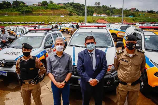 Romeu Zema entrega 645 viaturas para a Polícia Militar de Minas Gerais