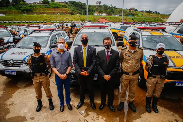 Romeu Zema entrega 645 viaturas para a Polícia Militar de Minas Gerais
