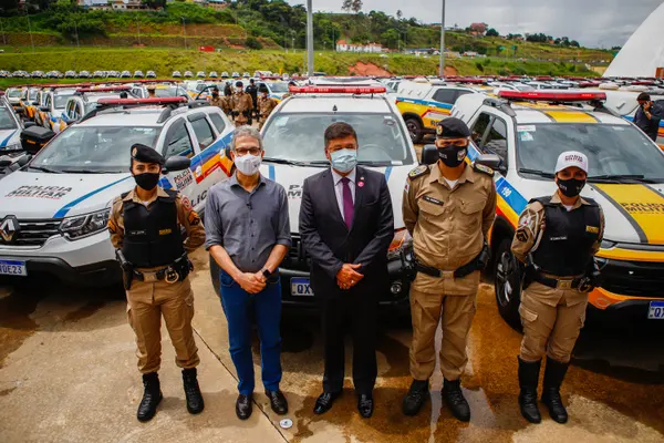 Romeu Zema entrega 645 viaturas para a Polícia Militar de Minas Gerais