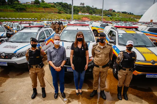 Romeu Zema entrega 645 viaturas para a Polícia Militar de Minas Gerais