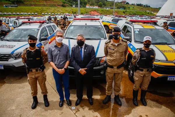 Romeu Zema entrega 645 viaturas para a Polícia Militar de Minas Gerais