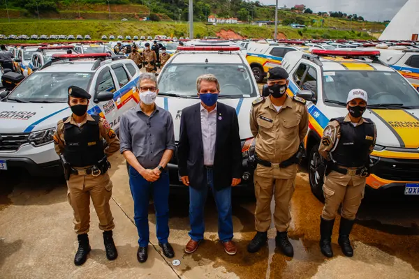 Romeu Zema entrega 645 viaturas para a Polícia Militar de Minas Gerais