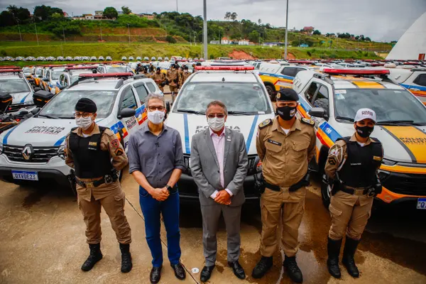Romeu Zema entrega 645 viaturas para a Polícia Militar de Minas Gerais