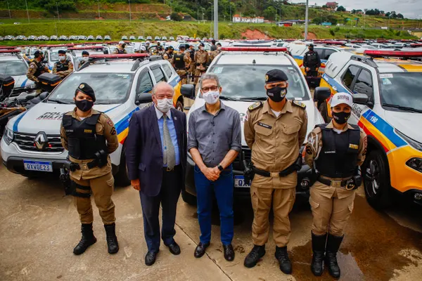 Romeu Zema entrega 645 viaturas para a Polícia Militar de Minas Gerais