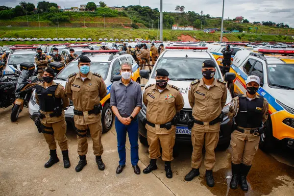 Romeu Zema entrega 645 viaturas para a Polícia Militar de Minas Gerais