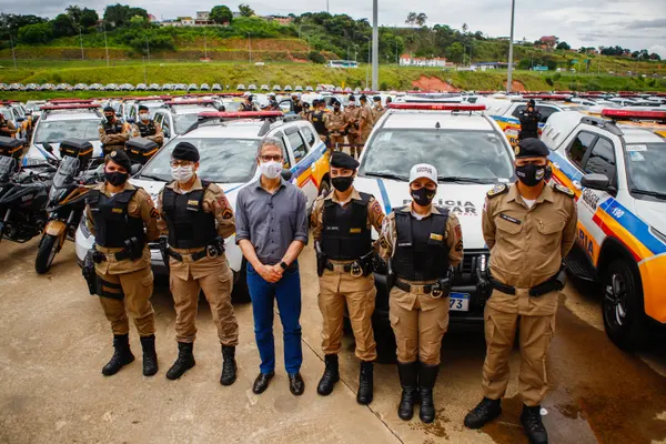 Romeu Zema entrega 645 viaturas para a Polícia Militar de Minas Gerais