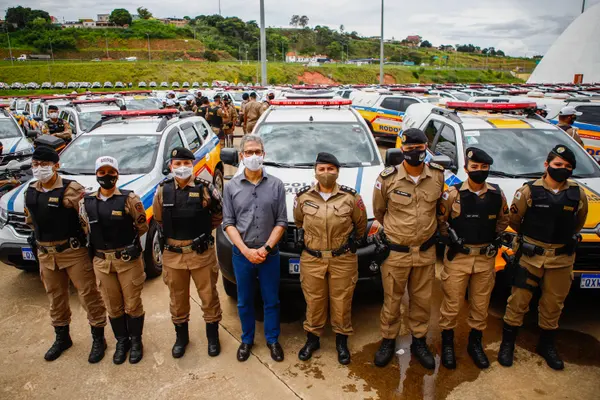 Romeu Zema entrega 645 viaturas para a Polícia Militar de Minas Gerais