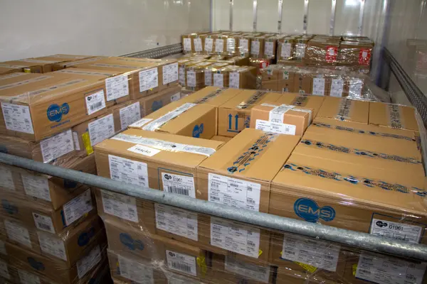 Chegada de medicamentos para o kit intubação - 1/5/2021