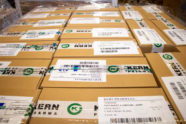 Chegada de medicamentos para o kit intubação - 1/5/2021