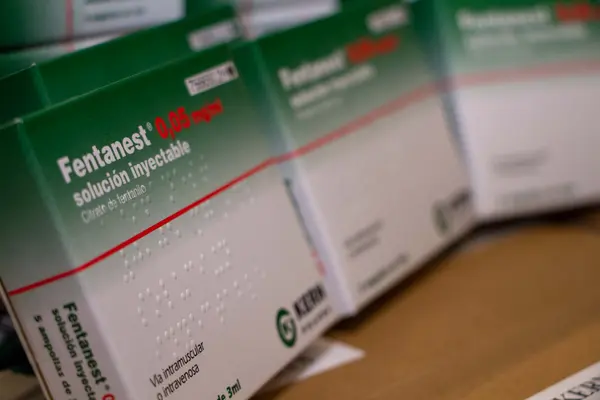 Chegada de medicamentos para o kit intubação - 1/5/2021