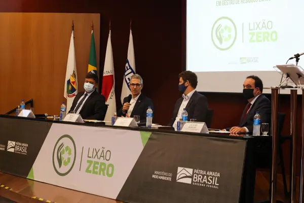 Governador participa de lançamento do programa Lixão Zero