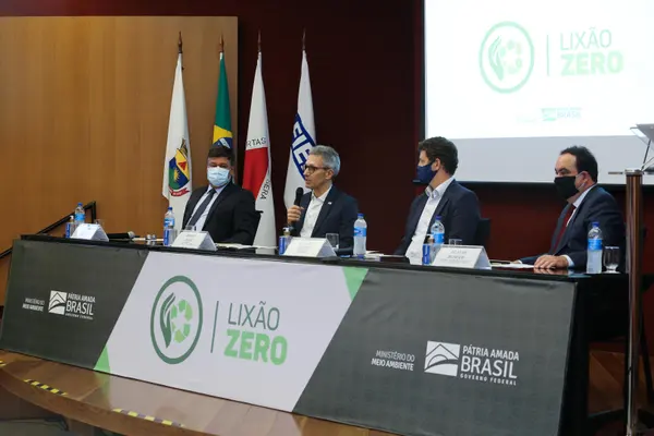 Governador participa de lançamento do programa Lixão Zero