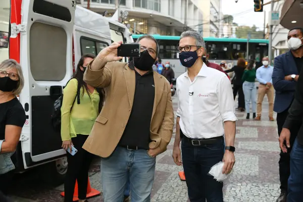 Caminhada de conscientização pelo uso de máscaras de proteção contra covid-19