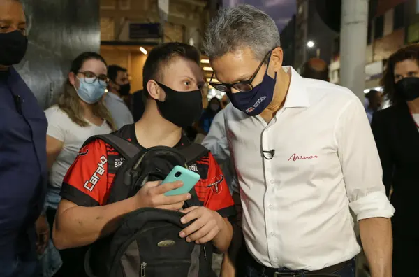 Caminhada de conscientização pelo uso de máscaras de proteção contra covid-19