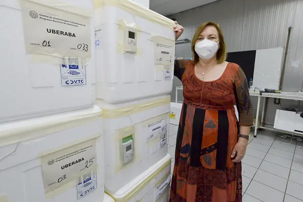 Mulheres são fundamentais para levar a vacina contra covid ao braço dos mineiros