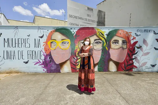 Mulheres são fundamentais para levar a vacina contra covid ao braço dos mineiros