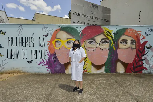 Mulheres são fundamentais para levar a vacina contra covid ao braço dos mineiros