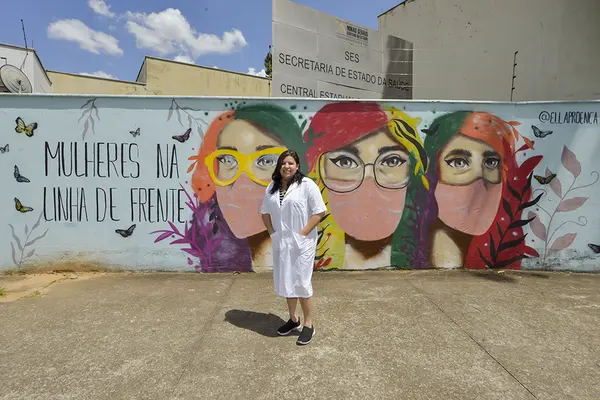 Mulheres são fundamentais para levar a vacina contra covid ao braço dos mineiros