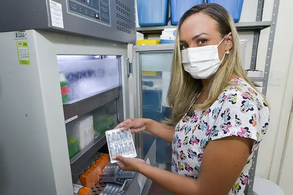 Mulheres são fundamentais para levar a vacina contra covid ao braço dos mineiros