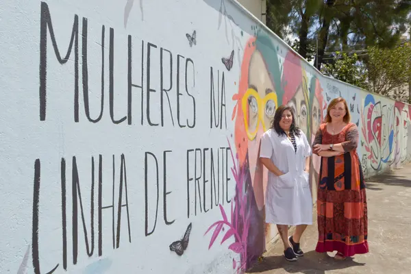 Mulheres são fundamentais para levar a vacina contra covid ao braço dos mineiros