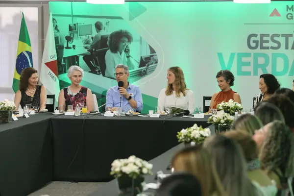 Governador se reúne com mulheres que ocupam cargos de liderança no Governo de Minas