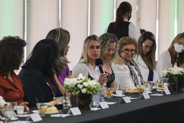 Governador se reúne com mulheres que ocupam cargos de liderança no Governo de Minas