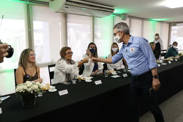 Governador se reúne com mulheres que ocupam cargos de liderança no Governo de Minas
