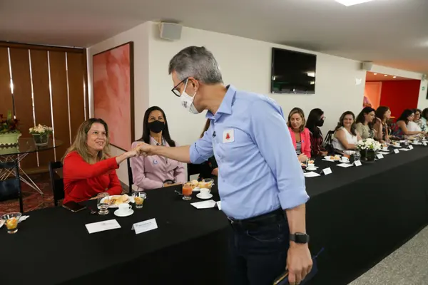 Governador se reúne com mulheres que ocupam cargos de liderança no Governo de Minas