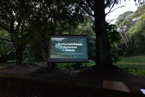 Assinatura de despacho para conclusão da criação do Parque Estadual da Mata do Krambeck em Juiz de Fora