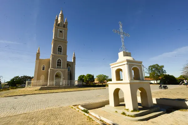 Início da construção da ponte sobre o rio leva esperança aos moradores da região de São Francisco, no Norte de Minas