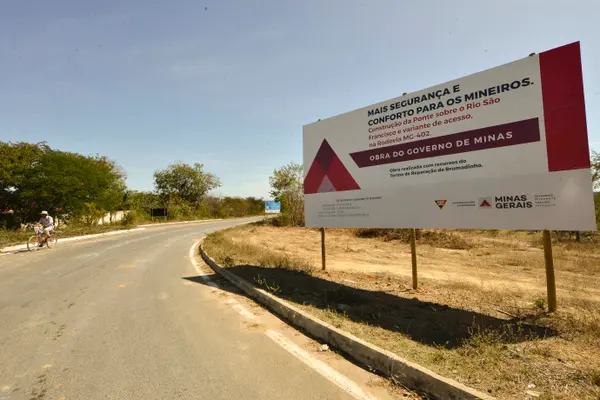 Início da construção da ponte sobre o rio leva esperança aos moradores da região de São Francisco, no Norte de Minas