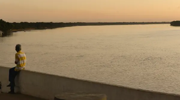 Início da construção da ponte sobre o rio leva esperança aos moradores da região de São Francisco, no Norte de Minas