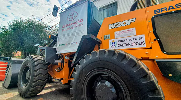Mais cinco máquinas são entregues a municípios atingidos pelo rompimento das barragens em Brumadinho