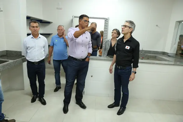 Nova Serrana, no Centro-Oeste, ganha novo prédio escolar