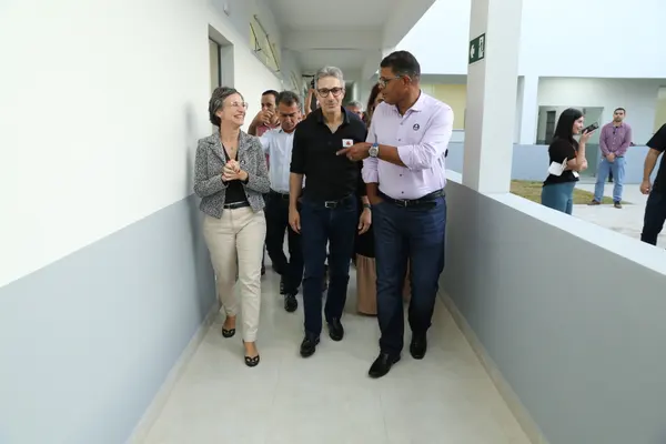 Nova Serrana, no Centro-Oeste, ganha novo prédio escolar